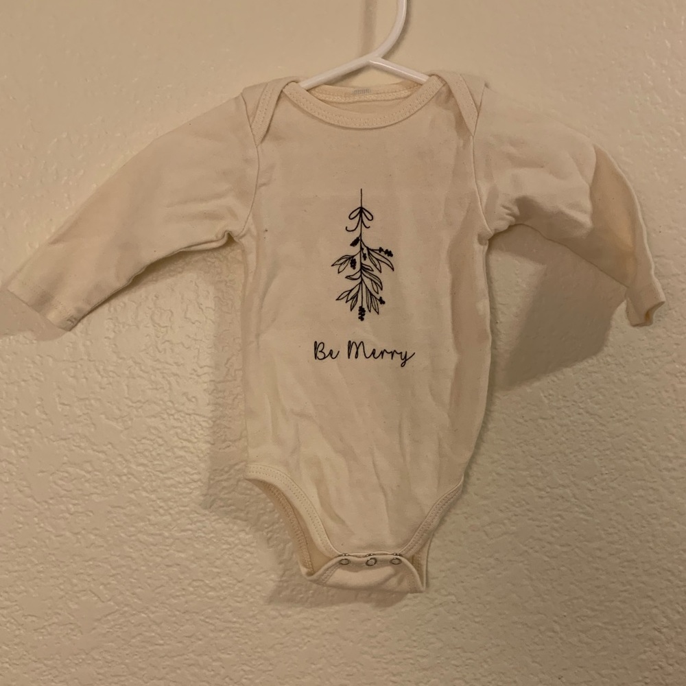 Be Merry mistletoe onsie size 0-3 Months